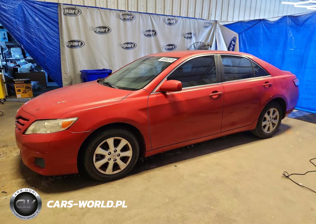 2010 Toyota Camry Le – zdjęcie 1 z 12