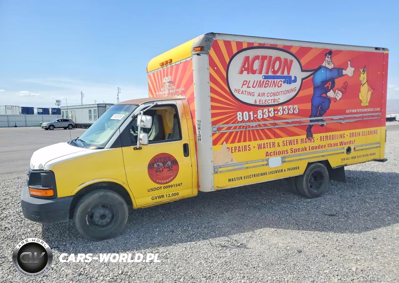 2004 Chevrolet Express G3 - Box Truck