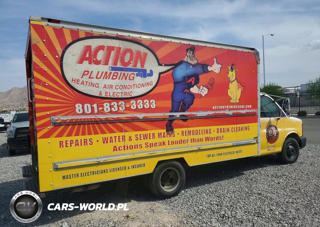2004 Chevrolet Express G3 - Box Truck VIN:1GBJG31U341159733 - 3