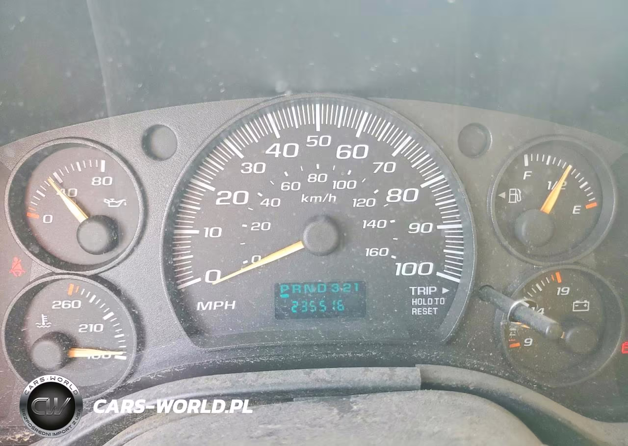 2004 Chevrolet Express G3 - Box Truck VIN:1GBJG31U341159733 - 9