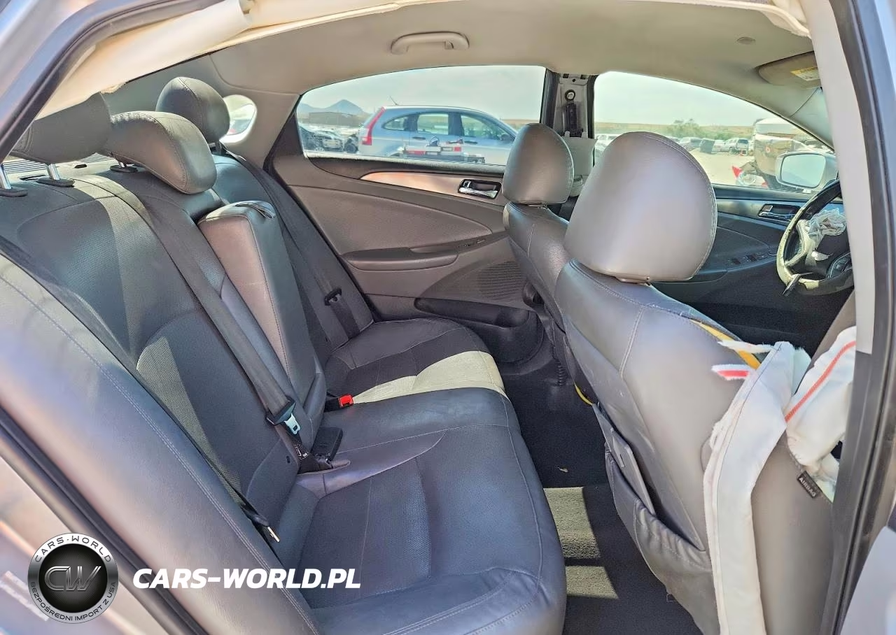 2013 Hyundai Sonata Hybrid VIN:KMHEC4A46DA101061 - 10