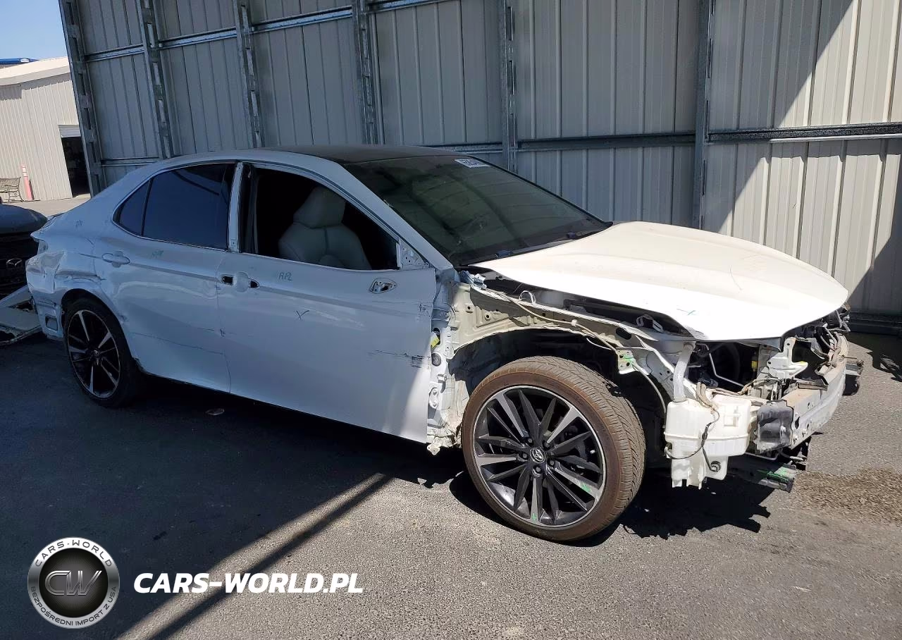 2018 Toyota Camry Xse VIN:4T1B61HK4JU062428 - 4