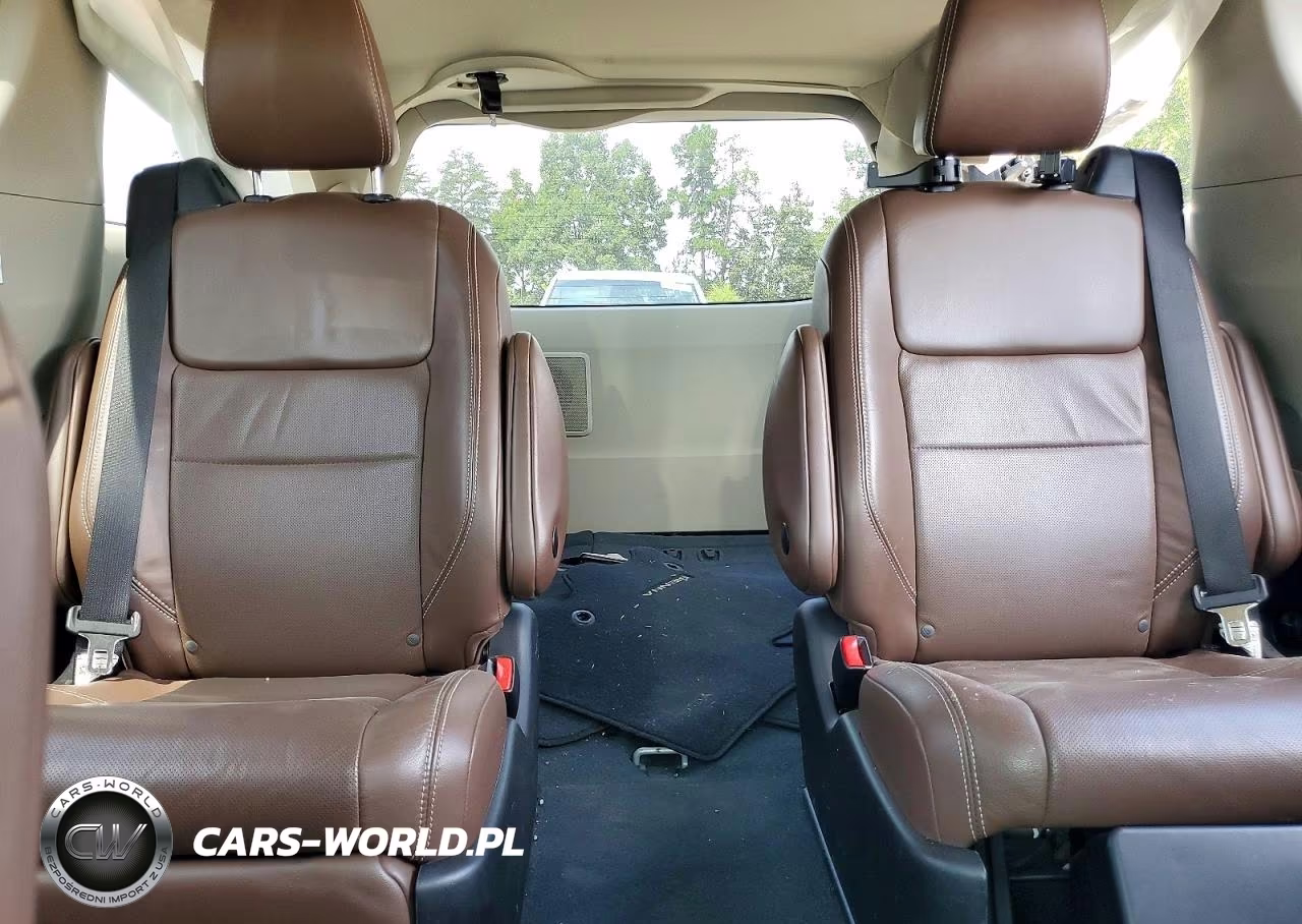 2019 Toyota Sienna Limited Premium 7-Passenger VIN:5TDYZ3DC7KS999652 - 10