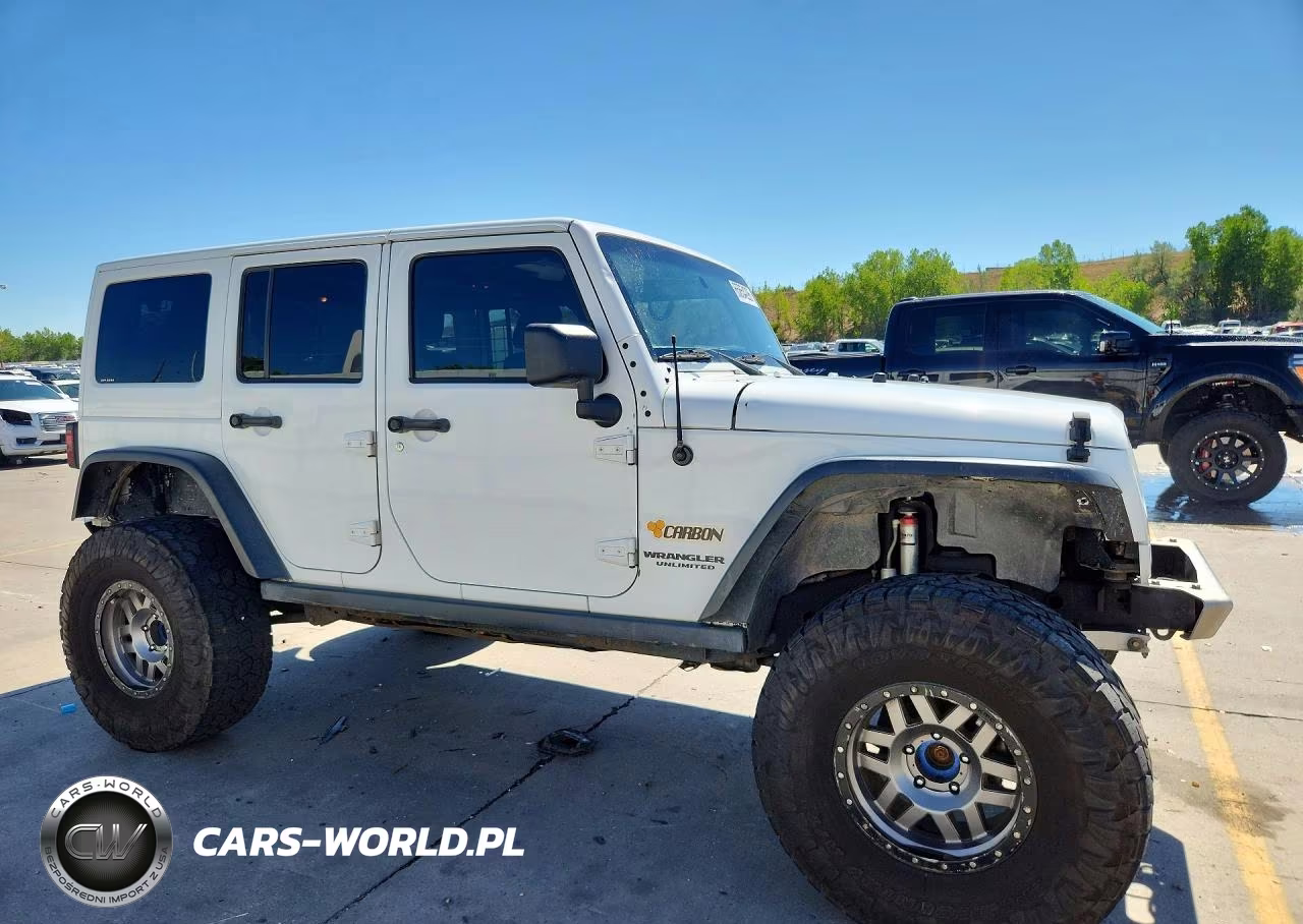 2011 Jeep Wrangler Unlimited Sahara VIN:1J4HA5H11BL574984 - 4