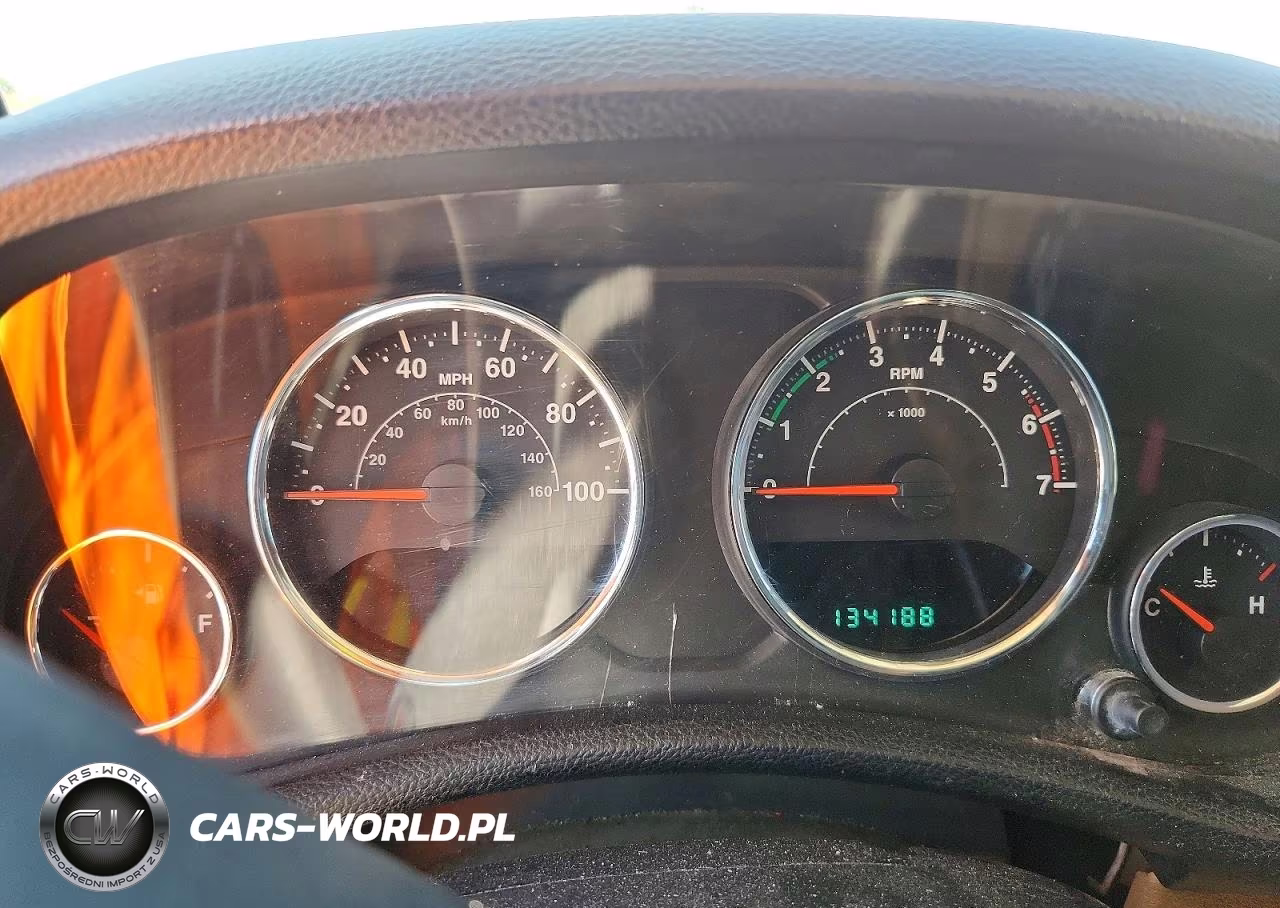 2011 Jeep Wrangler Unlimited Sahara VIN:1J4HA5H11BL574984 - 9