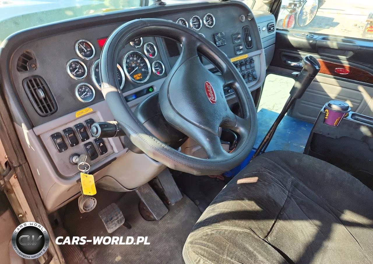 2012 Peterbilt 365 - Semi Truck VIN:1NPSL79X4CD153348 - 8