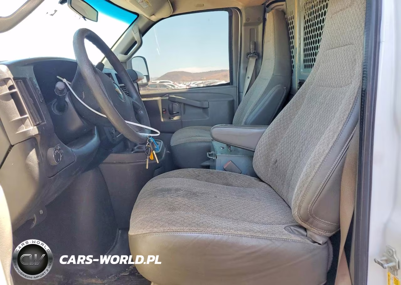 2017 Chevrolet Express G2500 VIN:1GCWGAFF5H1295805 - 7