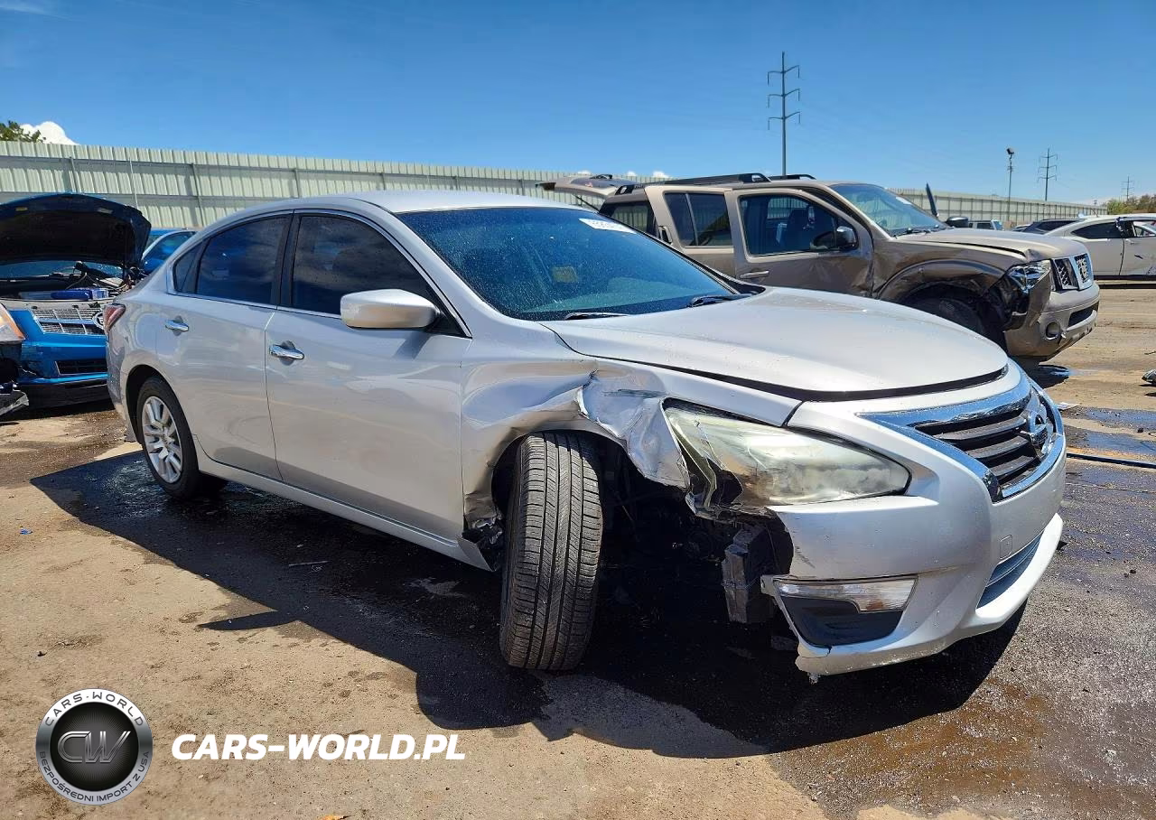 2014 Nissan Altima 2.5 S VIN:1N4AL3AP4EN366665 - 4