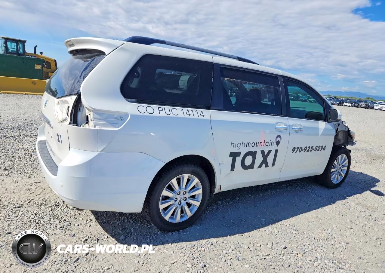 2017 Toyota Sienna Limited Premium 7-Passenger VIN:5TDDZ3DC7HS152900 - 3