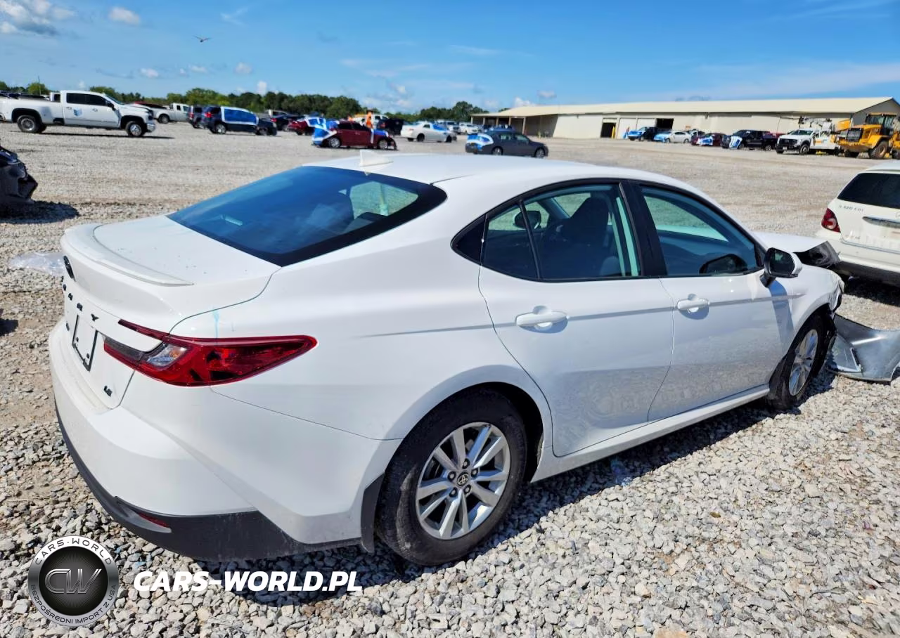 2025 Toyota Camry Le VIN:4T1DAACK5SU623185 - 3