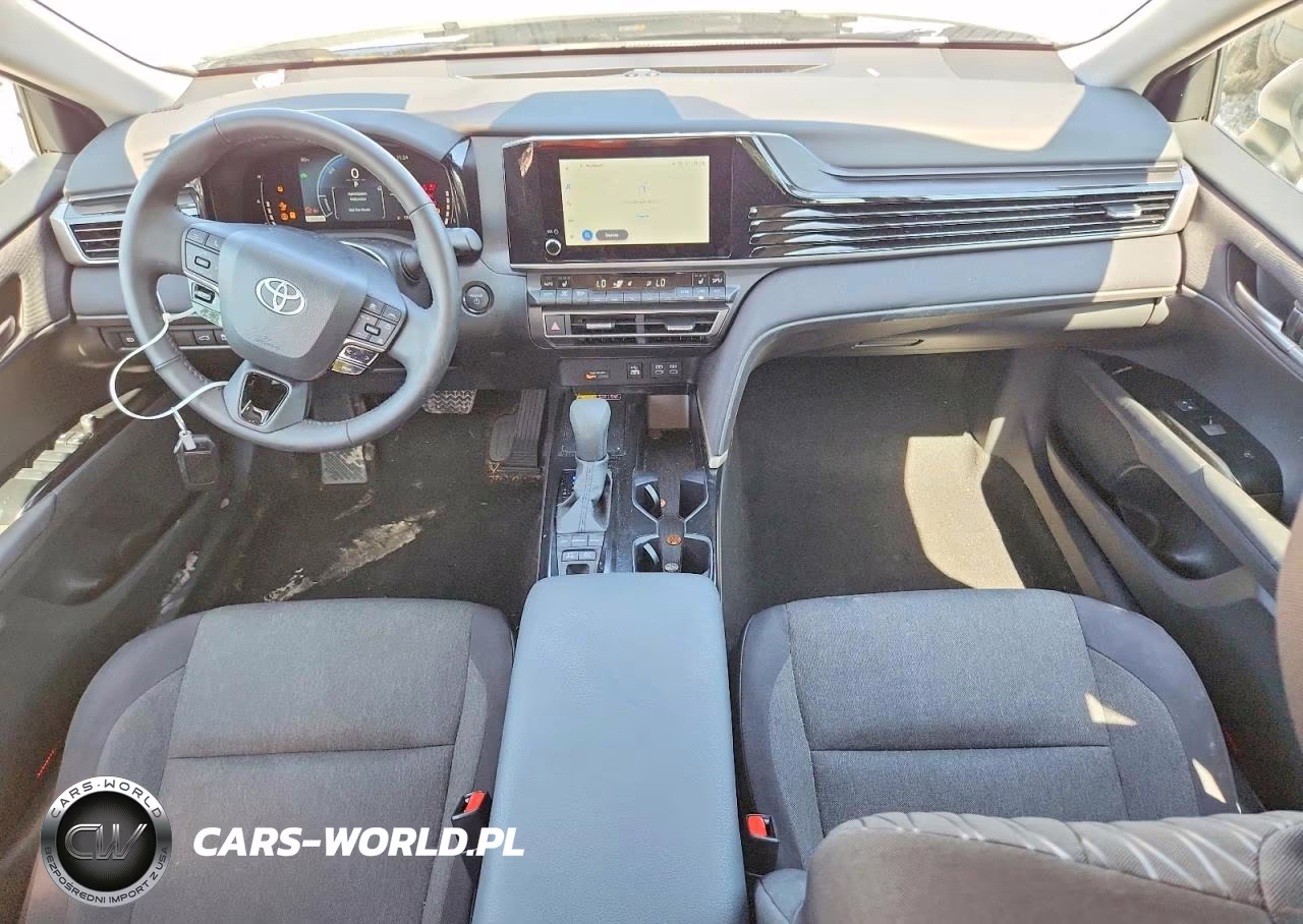 2025 Toyota Camry Le VIN:4T1DAACK5SU623185 - 8