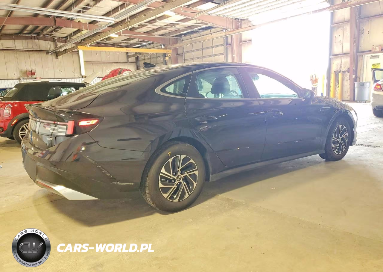 2026 Hyundai Sonata Hybrid Blue VIN:KMHL24JJ4TA160138 - 3