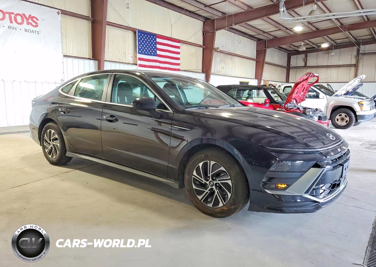 2026 Hyundai Sonata Hybrid Blue VIN:KMHL24JJ4TA160138 - 4