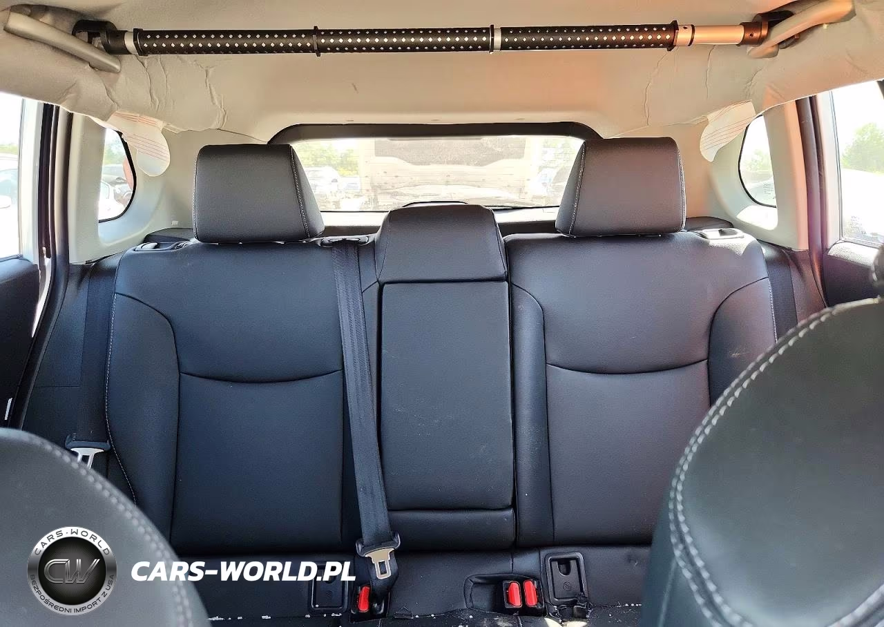 2025 Toyota Corolla Cross Xle VIN:7MUDAABGXSV127133 - 10