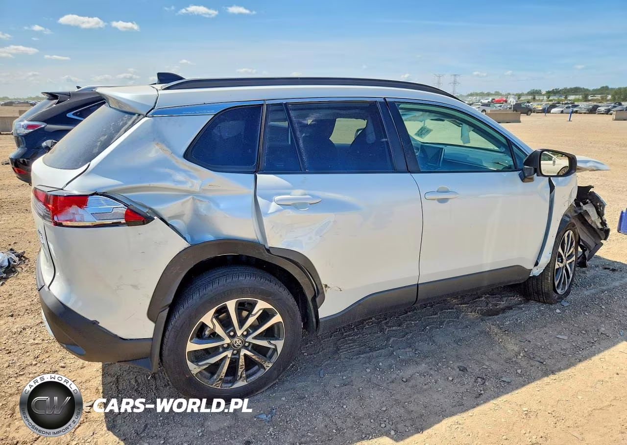 2025 Toyota Corolla Cross Xle VIN:7MUDAABGXSV127133 - 3
