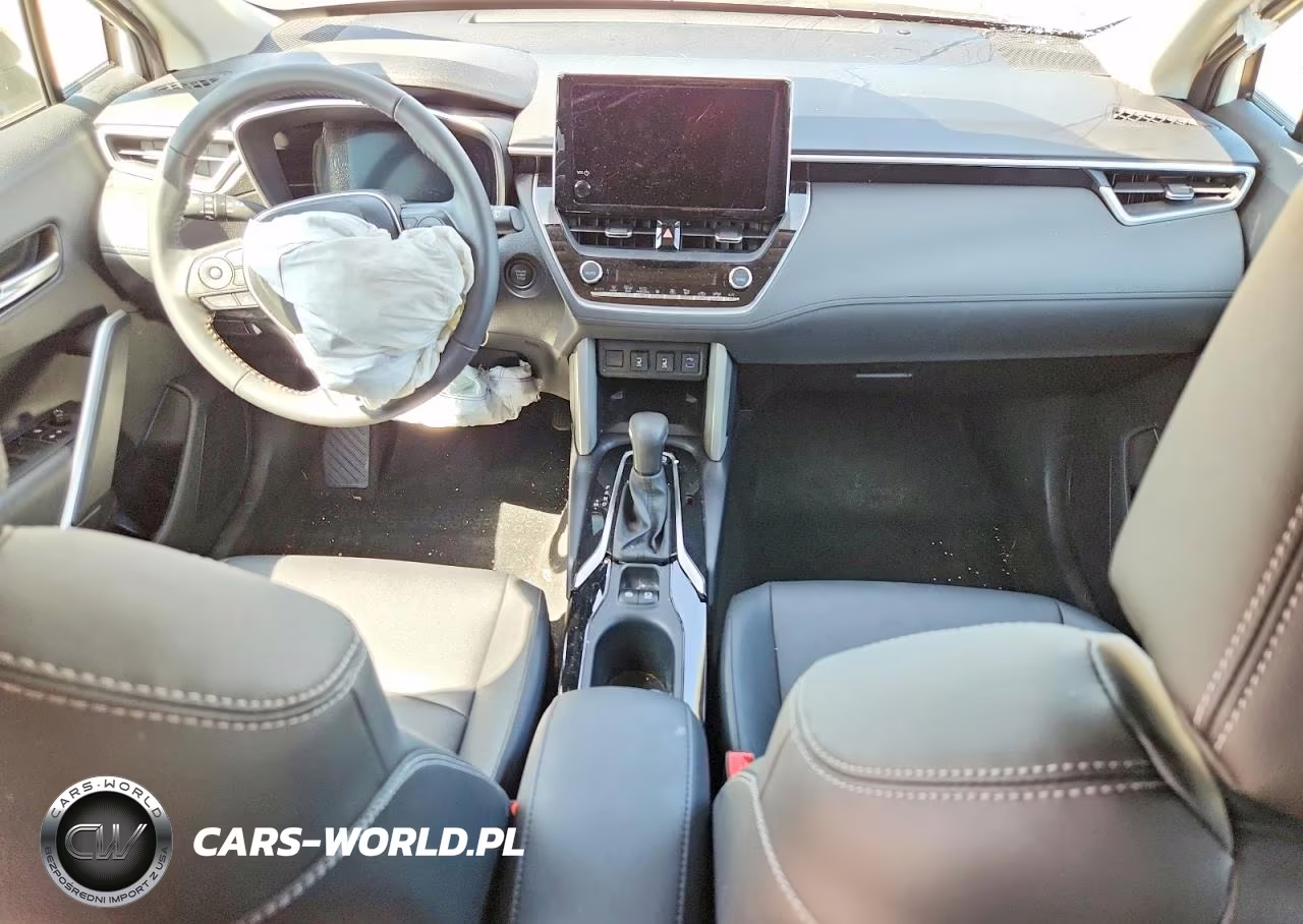 2025 Toyota Corolla Cross Xle VIN:7MUDAABGXSV127133 - 8