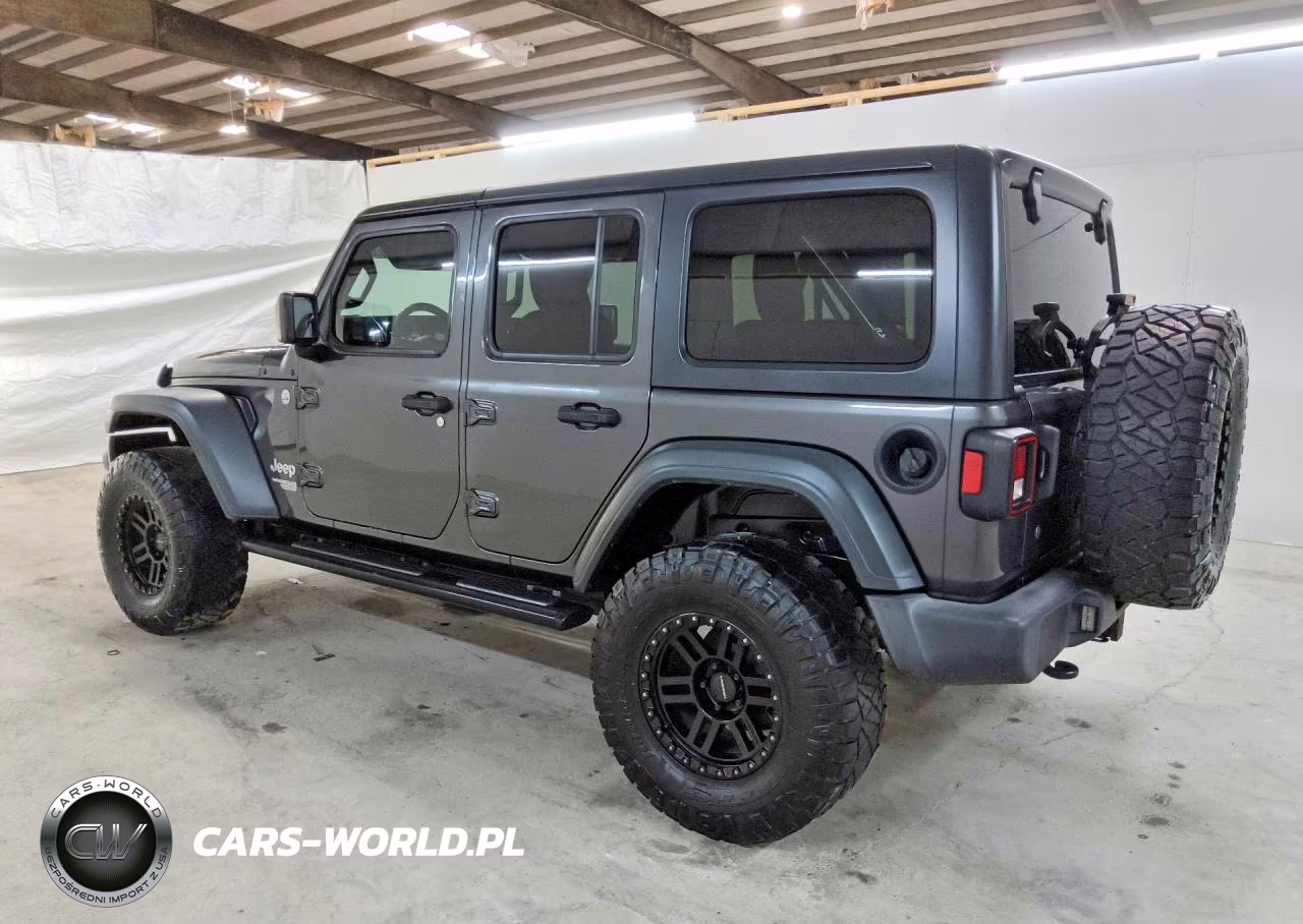 2018 Jeep Wrangler Unlimited Sport VIN:1C4HJXDG7JW117721 - 2