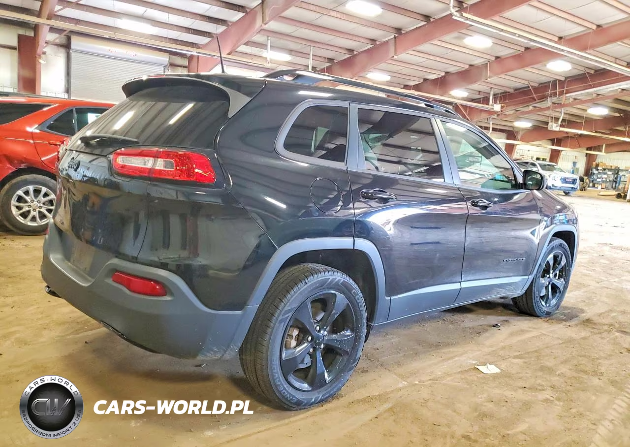 2018 Jeep Cherokee Latitude VIN:1C4PJLCB3JD538521 - 3