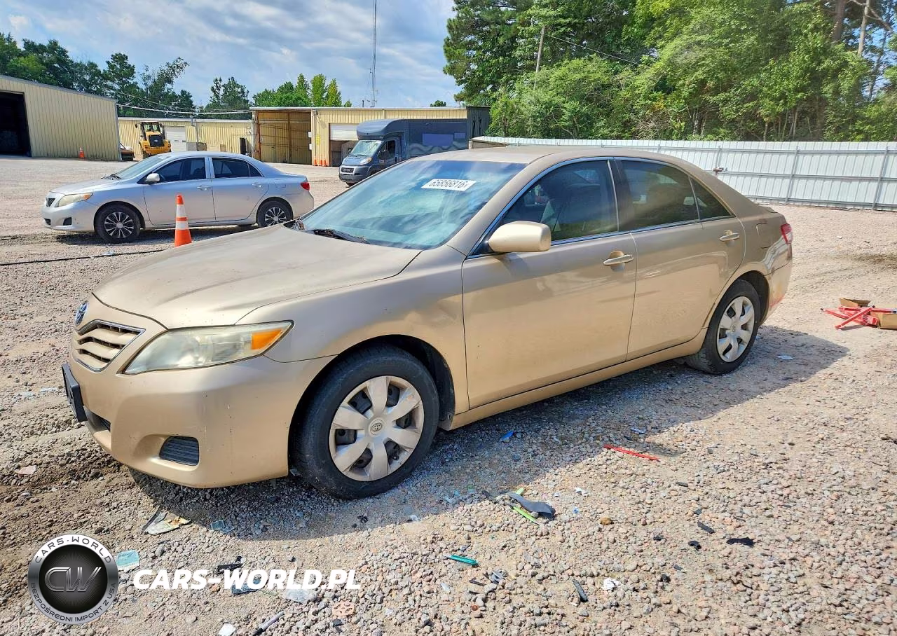 2010 Toyota Camry Le – zdjęcie 1 z 12