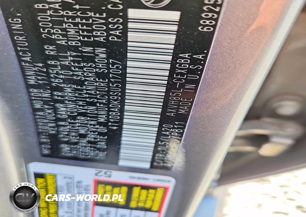 2025 Toyota Camry Xle VIN:4T1DBADK9SU517057 - 12