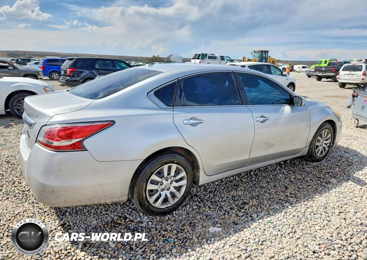 2015 Nissan Altima 2.5 S VIN:1N4AL3AP7FC423129 - 3