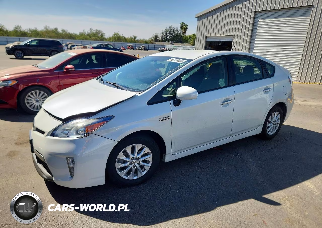 2014 Toyota Prius Plug-In Hybrid Base – zdjęcie 1 z 12