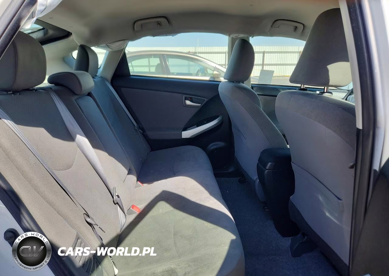 2014 Toyota Prius Plug-In Hybrid Base VIN:JTDKN3DP2E3051024 - 10