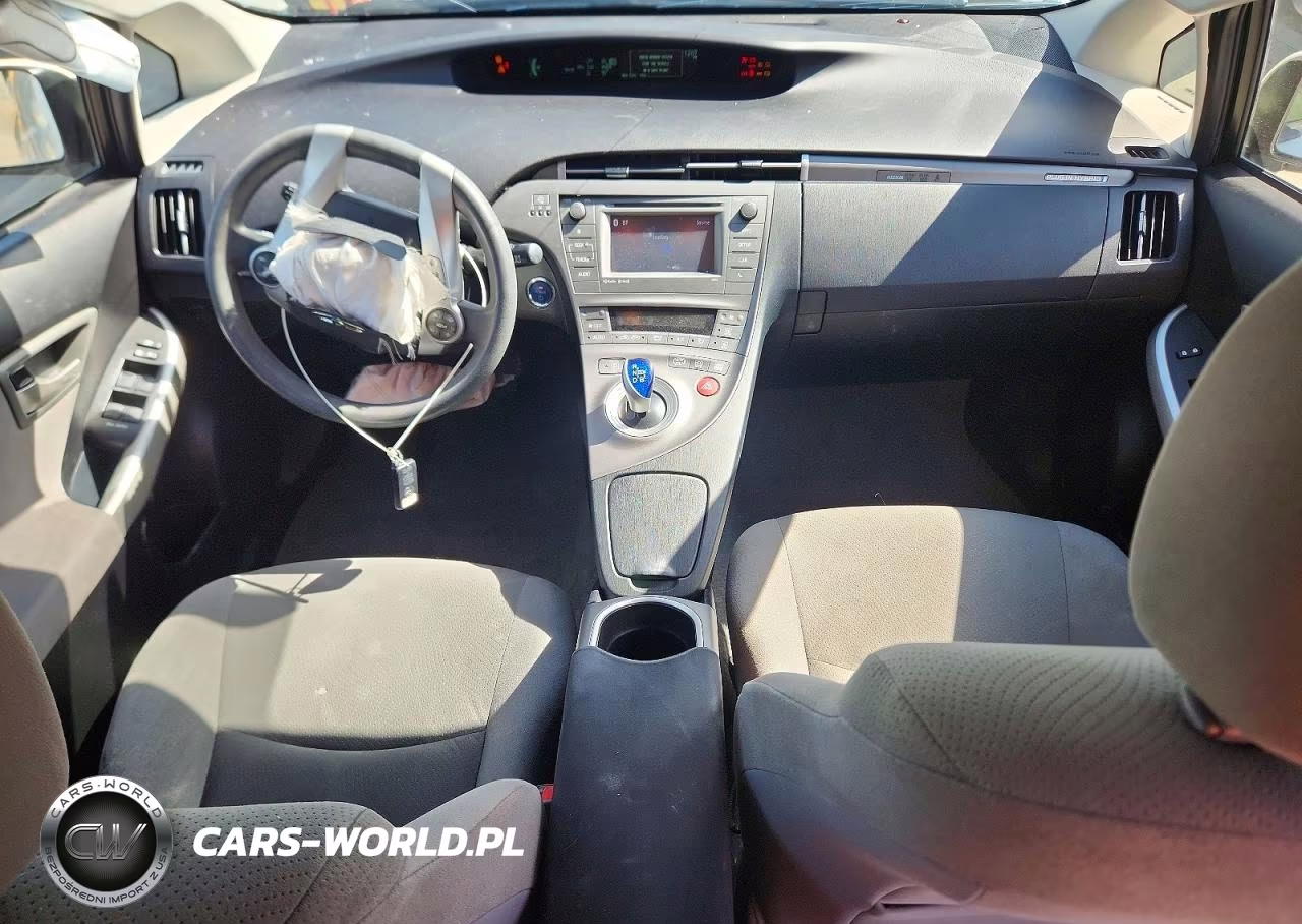 2014 Toyota Prius Plug-In Hybrid Base VIN:JTDKN3DP2E3051024 - 8