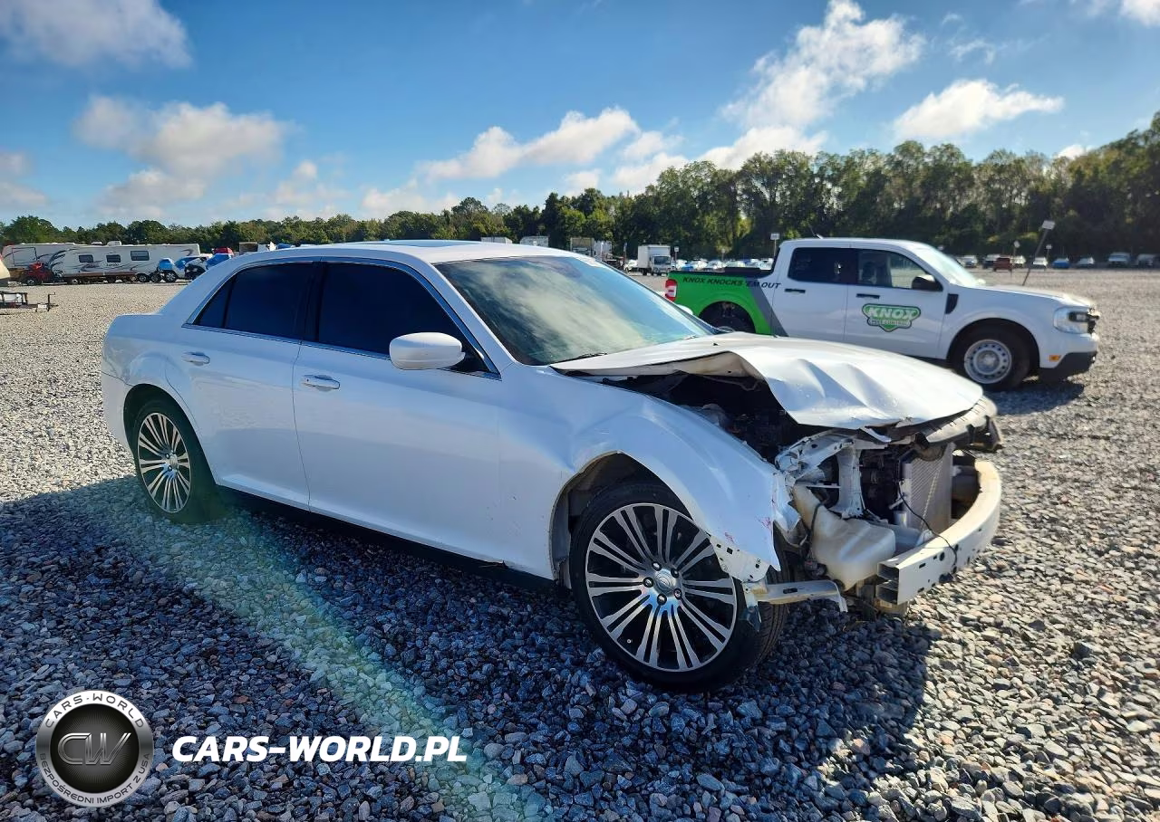 2013 Chrysler 300 300S V6 VIN:2C3CCABG9DH743203 - 4