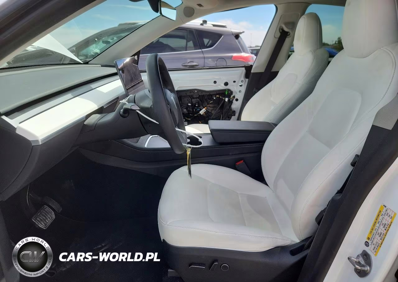 2023 Tesla Model Y VIN:7SAYGDEE0PF839980 - 7
