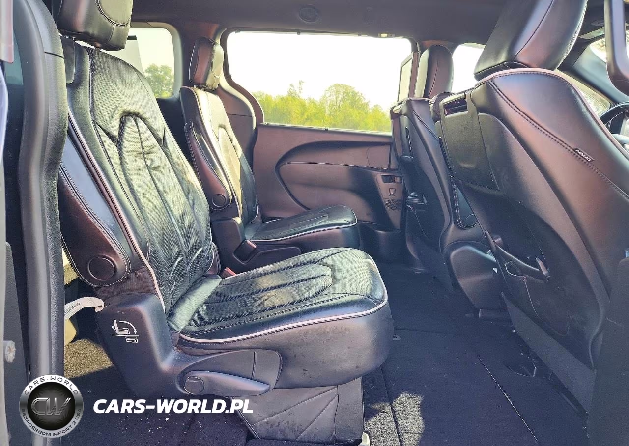 2019 Chrysler Pacifica Limited VIN:2C4RC1GG8KR610292 - 11