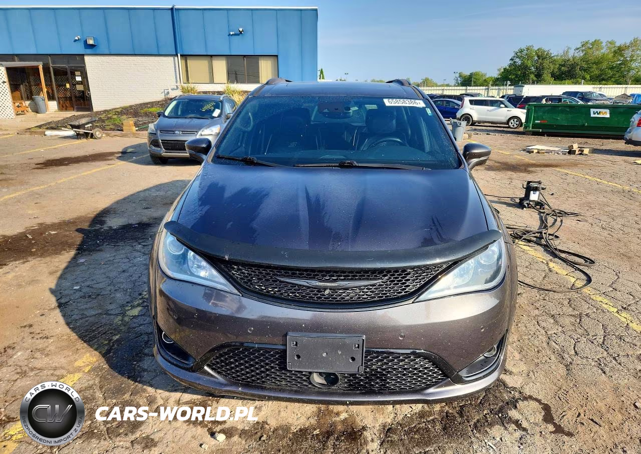 2019 Chrysler Pacifica Limited VIN:2C4RC1GG8KR610292 - 5