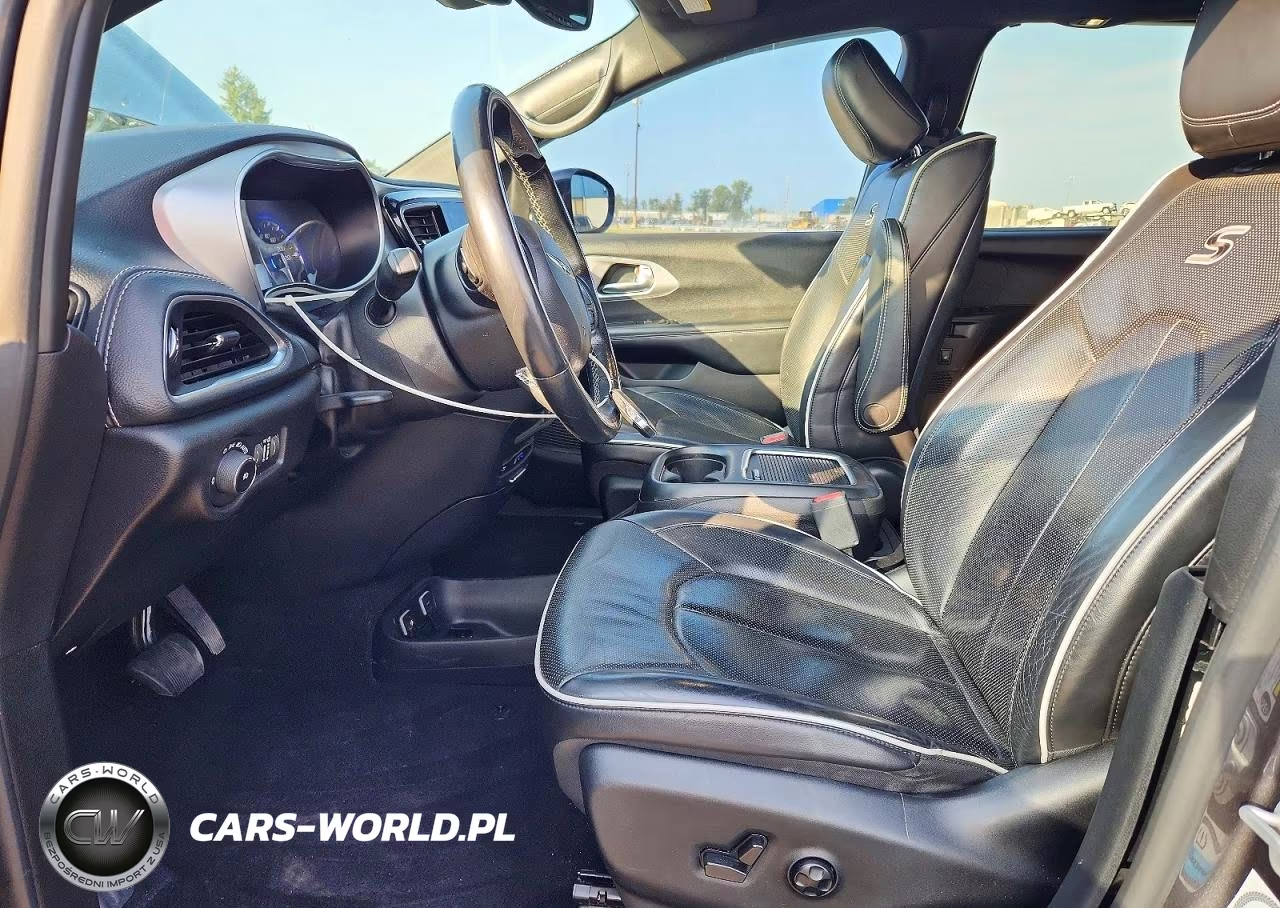 2019 Chrysler Pacifica Limited VIN:2C4RC1GG8KR610292 - 7