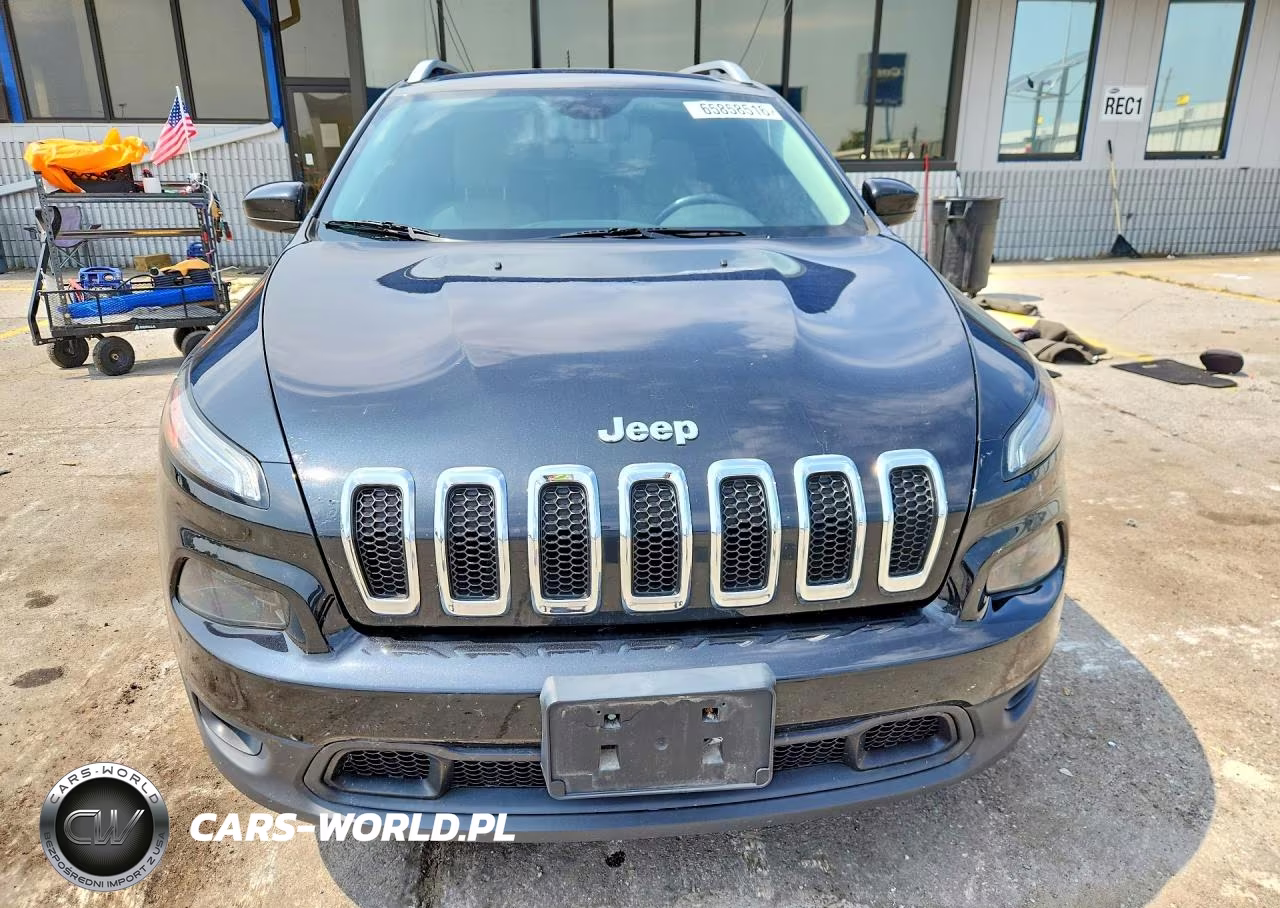 2015 Jeep Cherokee Latitude VIN:1C4PJLCBXFW660515 - 5