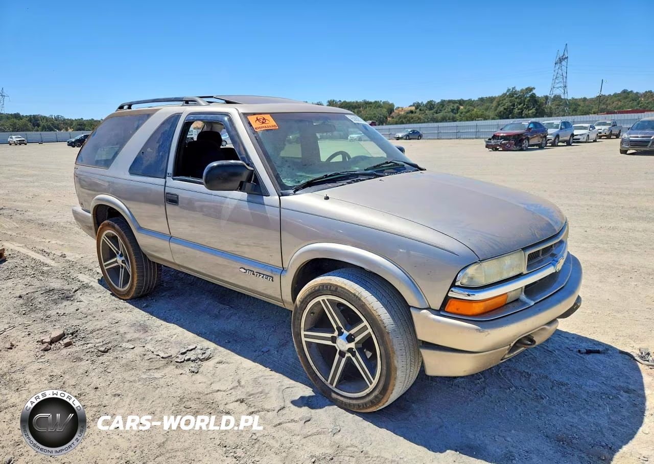 2002 Chevrolet Blazer VIN:1GNCT18W52K142894 - 4