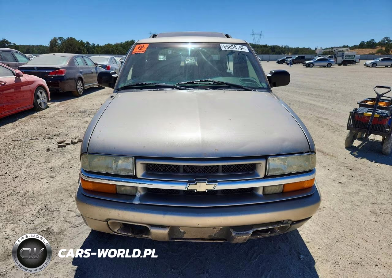 2002 Chevrolet Blazer VIN:1GNCT18W52K142894 - 5