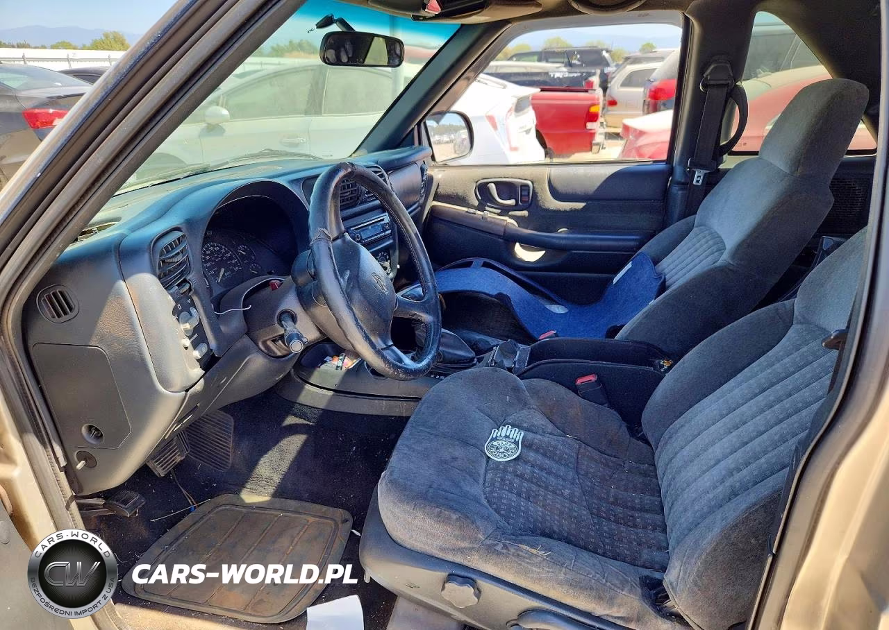 2002 Chevrolet Blazer VIN:1GNCT18W52K142894 - 7