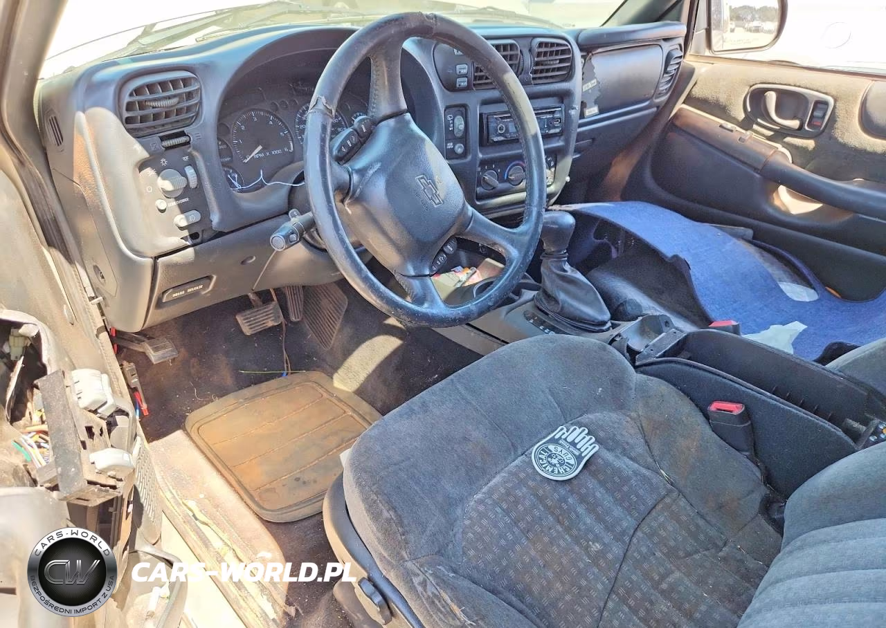 2002 Chevrolet Blazer VIN:1GNCT18W52K142894 - 8