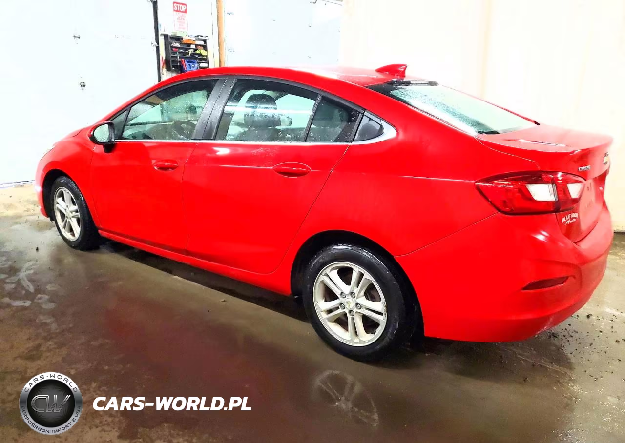 2018 Chevrolet Cruze Lt VIN:1G1BE5SM2J7165637 - 2
