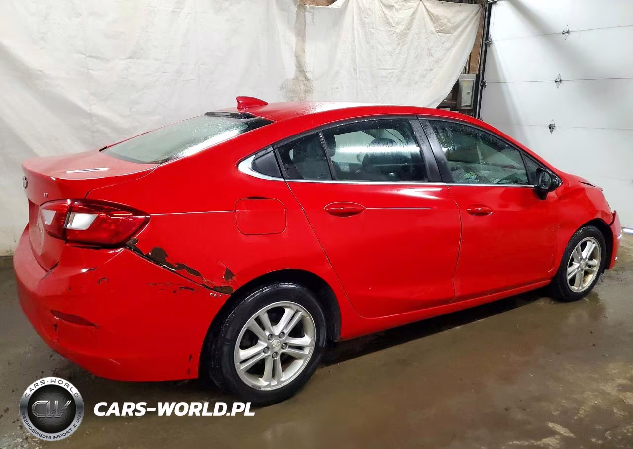 2018 Chevrolet Cruze Lt VIN:1G1BE5SM2J7165637 - 3