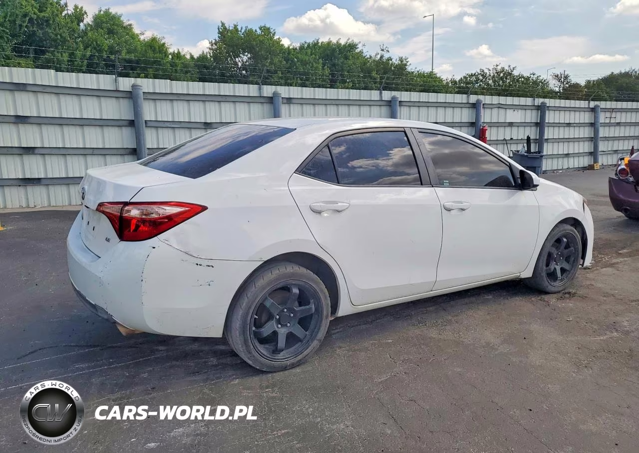 2019 Toyota Corolla Le VIN:2T1BURHE9KC189483 - 3