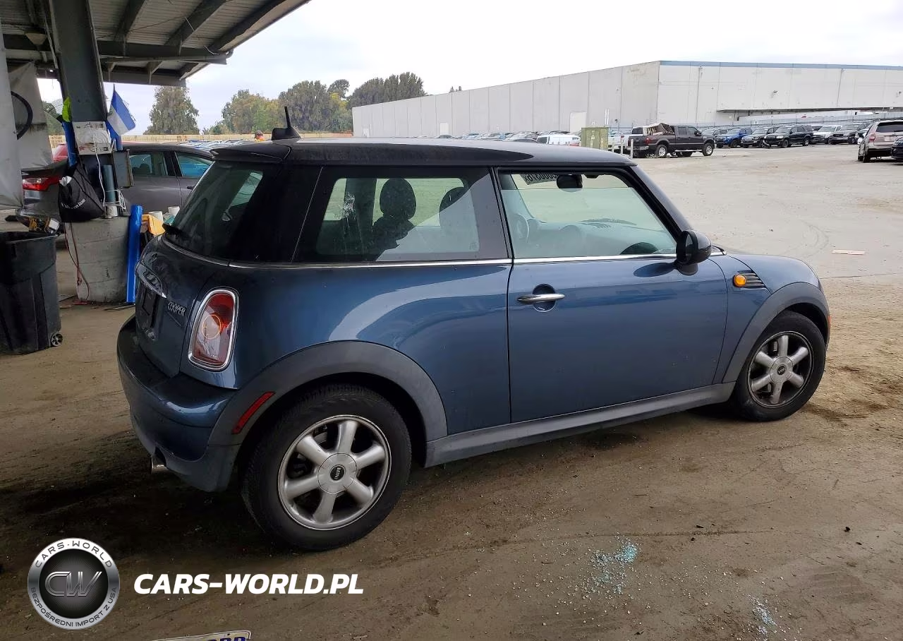 2009 Mini Cooper VIN:WMWMF33539TU75417 - 3