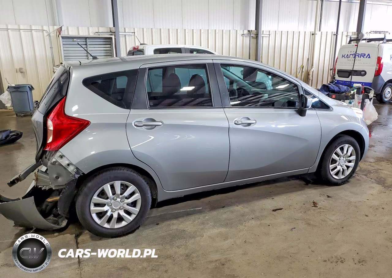 2015 Nissan Versa Note S Plus VIN:3N1CE2CP9FL406196 - 3