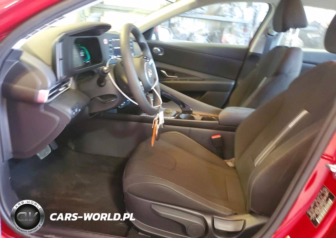 2026 Hyundai Elantra Hybrid Blue VIN:KMHLM4DJ0TU195232 - 7