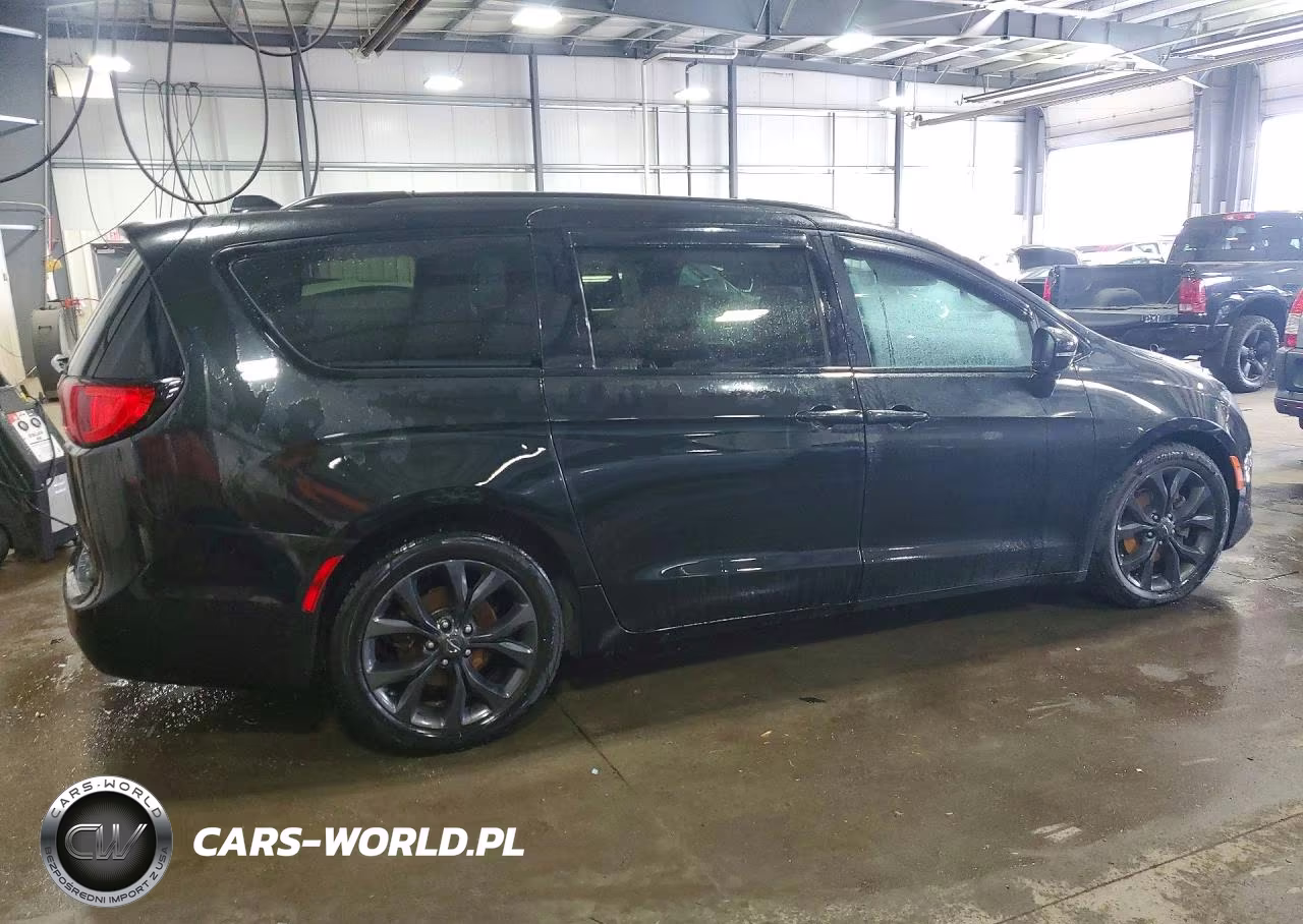 2019 Chrysler Pacifica Limited VIN:2C4RC1GG7KR714000 - 3