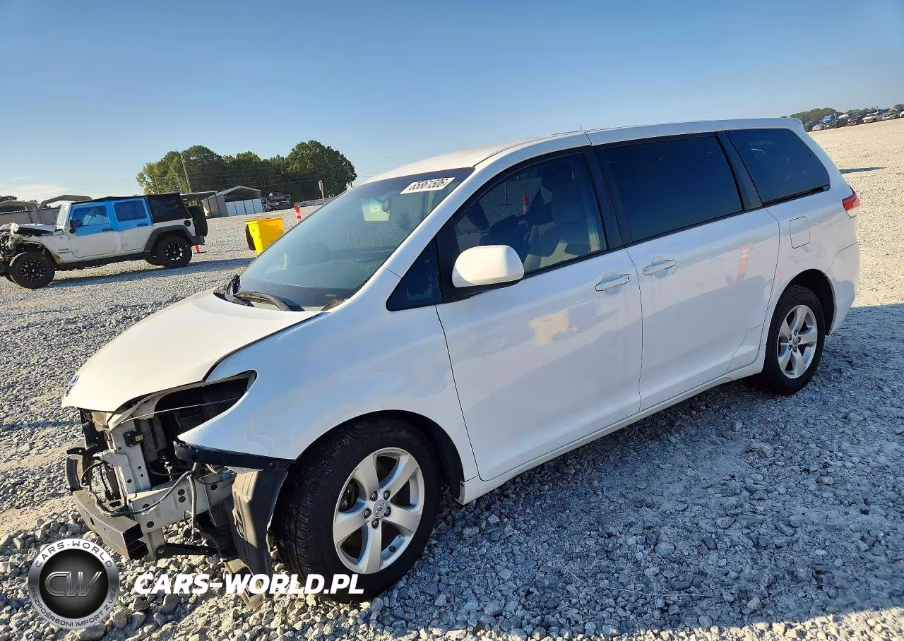 2012 Toyota Sienna Le 8-Passenger