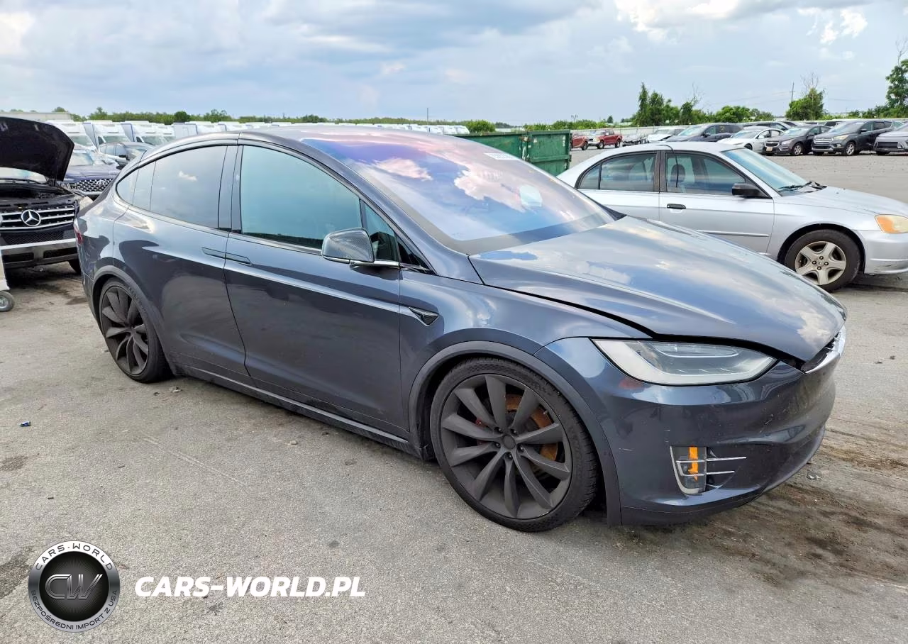 2017 Tesla Model X VIN:5YJXCDE43HF059615 - 4