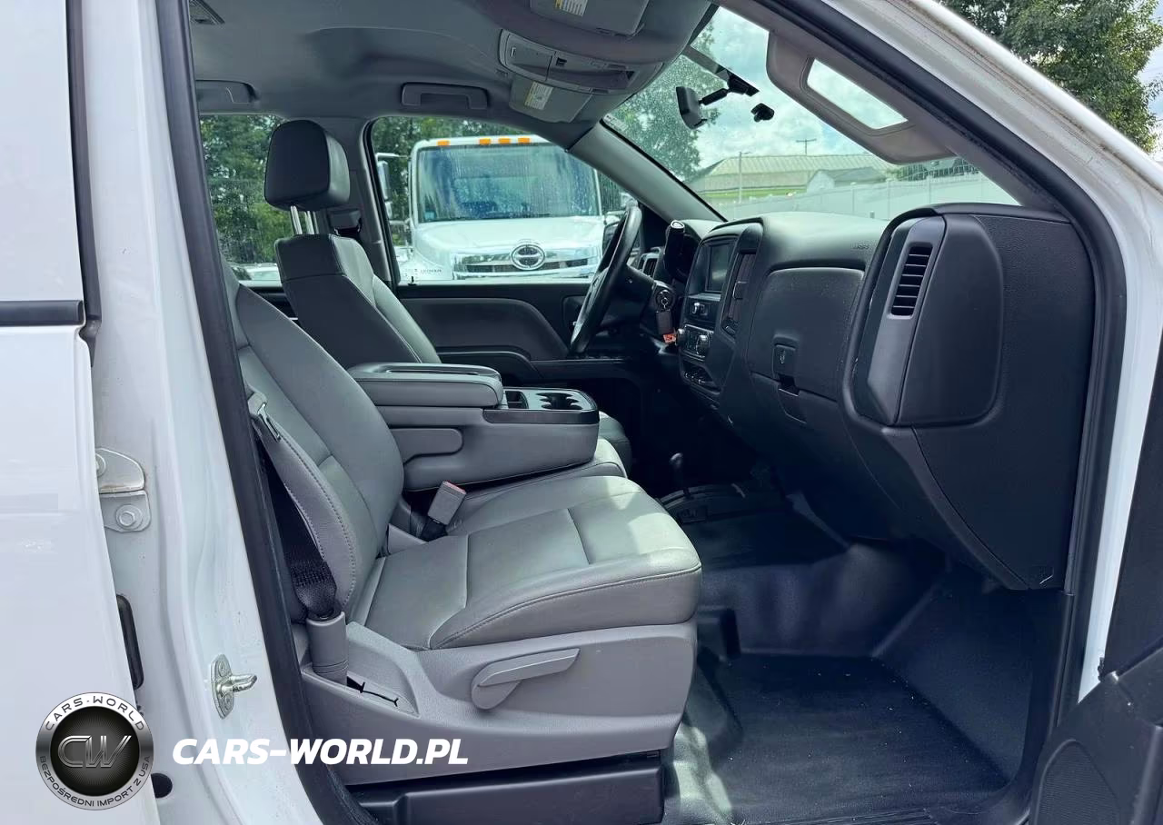 2018 Chevrolet Silverado K1500 VIN:1GCVKNEH4JZ255873 - 10