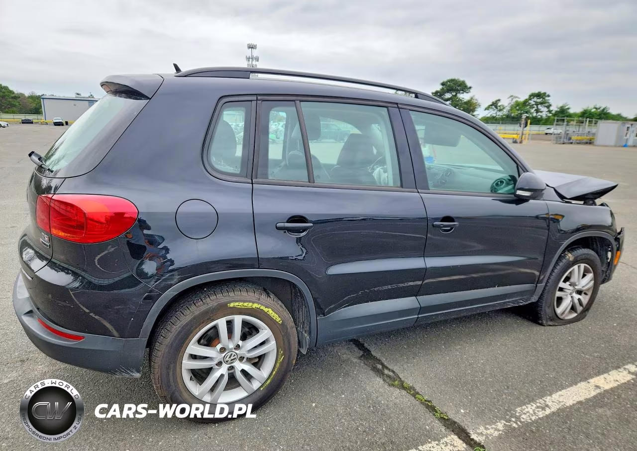 2016 Volkswagen Tiguan S VIN:WVGBV7AX8GW001642 - 3