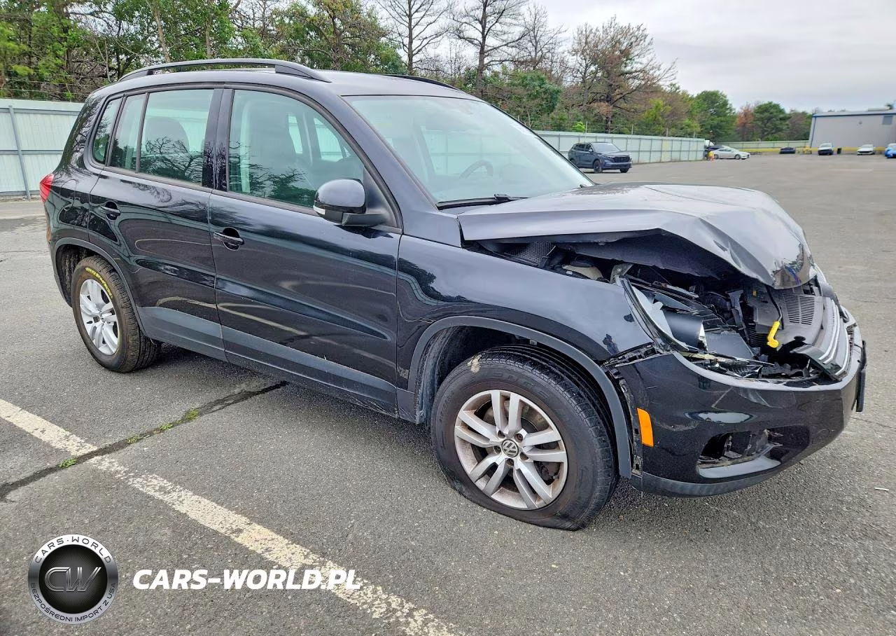 2016 Volkswagen Tiguan S VIN:WVGBV7AX8GW001642 - 4